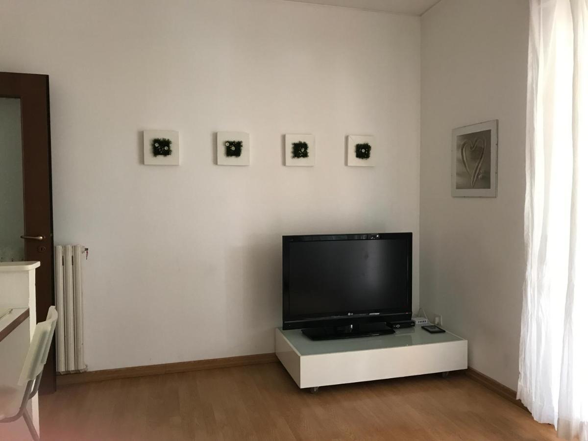 Apartment Trilocale Corso Inglesi Vicino Alle Spiagge. *